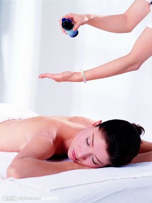 溫熱止痛艾條灸 8種中醫針灸徹底擺脫痛經(jīng)